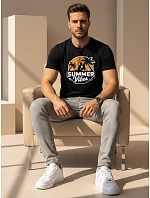 Pánské bavlněné tričko s potiskem Summer Vibes černé FashionStreet NX044R Pánské bavlněné tričko s potiskem Summer Vibes černé FashionStreet NX044R