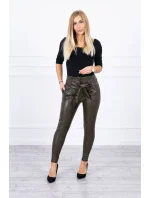 Kožené kalhoty vázané vpředu khaki barvy Kožené kalhoty vázané vpředu khaki barvy