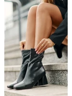Hladké Dámské Botky Na Podpatku Z Eko Kůže Černé Izariel