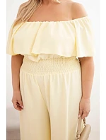 Dámská kombinéza Plus Size s odhalenými rameny, s volánem a širokými nohavicemi žlutý Dámská kombinéza Plus Size s odhalenými rameny, s volánem a širokými nohavicemi žlutý