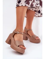 Dámské sandály na masivním podpatku a platformě z eko kůže tmavě béžové Korlevia