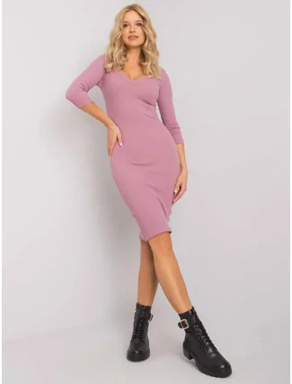 Vypasované žebrované dámské šaty ve špinavě růžové barvě (5579-35) Vypasované žebrované dámské šaty ve špinavě růžové barvě (5579-35)