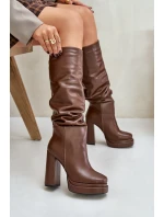 Nazouvací kozačky na podpatku a platformě s nařasením zateplené hnědé Beridra