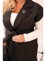 Dámská vesta Plus Size prošívaná s páskem a límcem černá