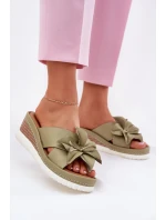 Kožené Dámské Sandály Na Klínu S Dekorativním Květinou Artiker 52C0503 Zelené
