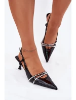 Lakované lodičky na jehlovém podpatku s ozdobnými pásky Jelmia