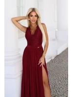 211-8 Dlouhé šaty LEA s krajkovým výstřihem a rozparkem na nohou - bordó