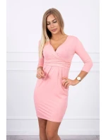 Přiléhavé šaty s výřezem pod poprsím lososem Přiléhavé šaty s výřezem pod poprsím lososem