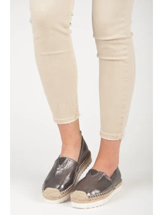 Nazouvací šedé lesklé polobotky