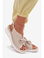 Kožené dámské sandály s ozdobným detailem Béžové Deliva