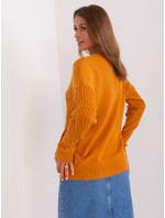 Světle oranžový klasický svetr s kulatým výstřihem