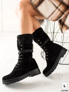 Pěkné kotníčkové boty černé dámské na plochém podpatku