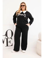 Dámská souprava máslíčko Plus Size s širokými nohavicemi a límečkem černý Dámská souprava máslíčko Plus Size s širokými nohavicemi a límečkem černý