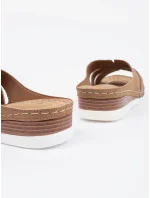 Pěkné dámské  nazouváky hnědé na klínku