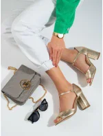 Trendy zlaté dámské  sandály na širokém podpatku