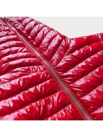 Červená prošívaná dámská bunda s kapucí (B9561) Červená prošívaná dámská bunda s kapucí (B9561)