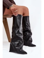 Zateplené dámské kozačky s otočeným horním lemem na podpatku Černé Elivira