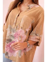Dámská blůza z bavlny s květinovým vzorem a knoflíky - camelová