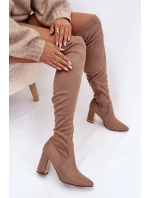 Dámské kozačky z eko-semiše nad kolena na sloupku – tmavě béžové Thamine Dámské kozačky z eko-semiše nad kolena na sloupku – tmavě béžové Thamine