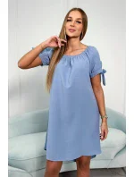 Šaty vázané na rukávech světlý denim