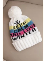 Dámská zimní čepice s vlnou a nápisem s velkým bambulí K422 bílá