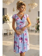 425-14 MATILDE Blinkered midi šaty s obálkovým výstřihem a krátkými rukávy - modré s růžovými květy