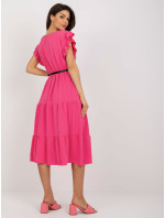Tmavě růžové letní šaty s volánem a krátkým rukávem