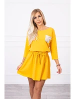 Hořčicové flitrové šaty s kapsami
