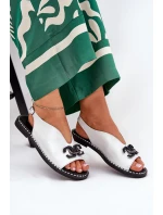 Sandály Na Ploché Podpatky S Dekorací Eko Kůže Stříbrné Tillireta