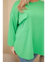 Dámská blůza Plus Size s kapsou a ohrnovacími rukávy z bavlny světle zelená Dámská blůza Plus Size s kapsou a ohrnovacími rukávy z bavlny světle zelená