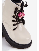 Zateplené dětské lakované botky s přívěskem „Miś“ – bílé Jovellea