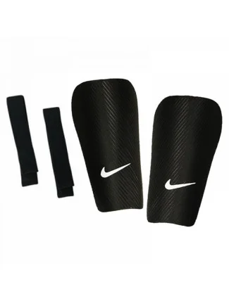 Fotbalový štít Nike J Guard-CE SP2162-010 Fotbalový štít Nike J Guard-CE SP2162-010