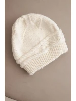 Dámská zimní čepice z vlny a s proplétaným vzorem K428 světle béžová