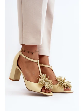 Kožené sandály na podpatku s ozdobou Laura Messi 2758 béžové