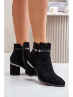 Zateplené dámské boty na podpatku s ozdobným páskem černé Vinceza 16446 Zateplené dámské boty na podpatku s ozdobným páskem černé Vinceza 16446