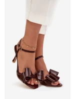 Lakované sandály na podpatku s mašlí Noliva – čokoládové Lakované sandály na podpatku s mašlí Noliva – čokoládové