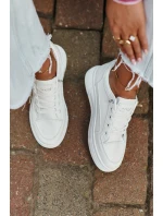 Dámské sportovní boty na platformě 13613 Bílá - VINCEZA Dámské sportovní boty na platformě 13613 Bílá - VINCEZA