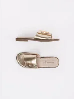 Praktické dámské zlaté  nazouváky na plochém podpatku