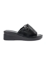 Výborné černé dámské  nazouváky platforma