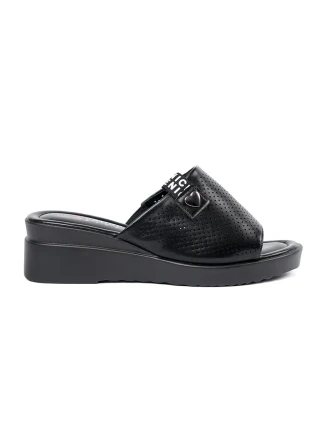 Výborné černé dámské  nazouváky platforma