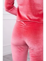 Velurová souprava s řasením na zadní straně malinová Velurová souprava s řasením na zadní straně malinová