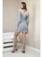 Dámské šaty s 3/4 rukávy a krajkou na zádech šedý Dámské šaty s 3/4 rukávy a krajkou na zádech šedý