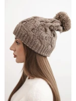 Zimní dámská čepice z vlny s hrubým copánkovým vzorem K458 mocca