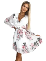 415-2 YSABEL Plisované šaty s výstřihem, dlouhými rukávy a páskem - BÍLÁ V RŮŽOVÉ barvě