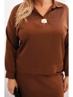 Dámský komplet Plus Size se saténovým leskem a krajkou camelový