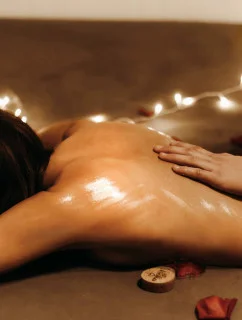 Masážní svíčka Enjoy it! Blackcurrant and kiwi - Magnetifico