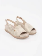 Trendy dámské zlaté sandály na plochém podpatku Trendy dámské zlaté sandály na plochém podpatku