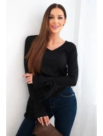Dámská pruhovaná blůza s V výstřihem a volány na rukávech černá Dámská pruhovaná blůza s V výstřihem a volány na rukávech černá