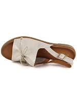 Dámské kožené sandály se zlatou mašlí Cambell 26-19387