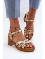 Dámské sandály na podpatku z eko kůže zlaté Assames